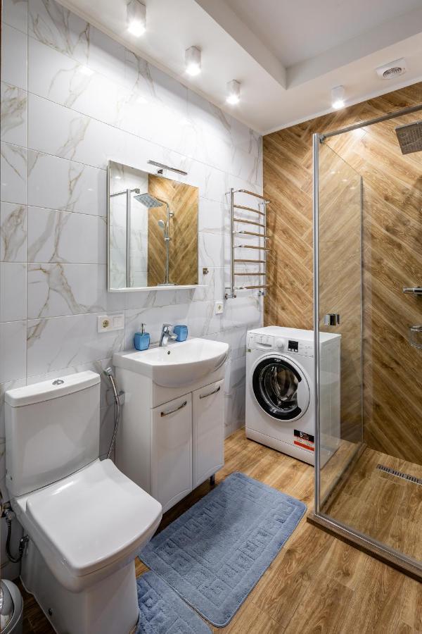 Appartement Romari Гнатюка 3 à Lviv Extérieur photo